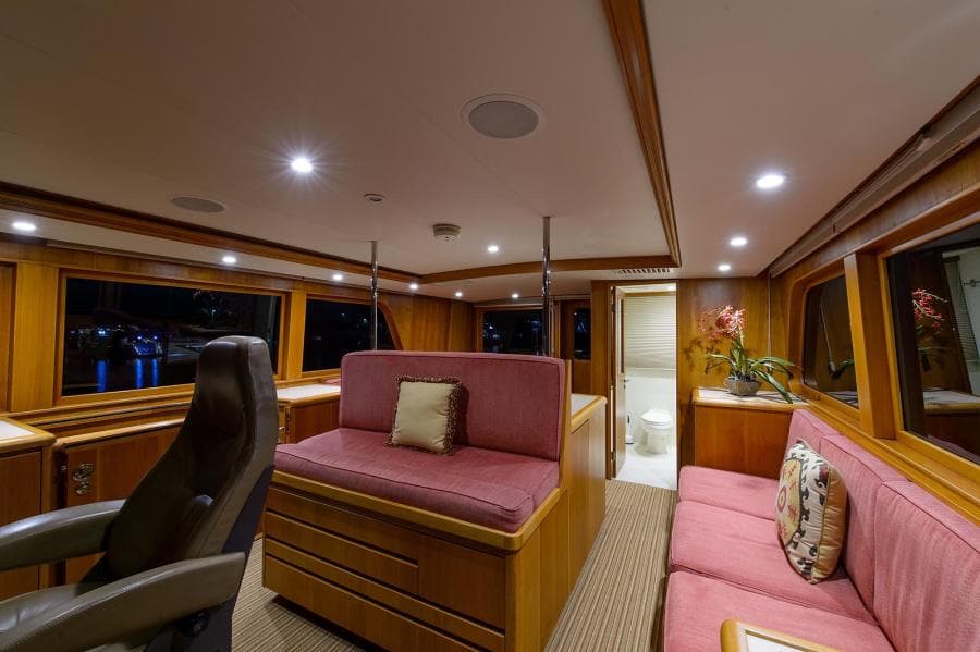 PILOTHOUSE LOUNGE