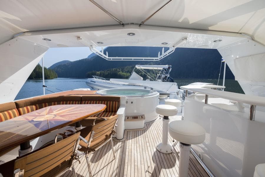 SUN DECK BAR & DINING