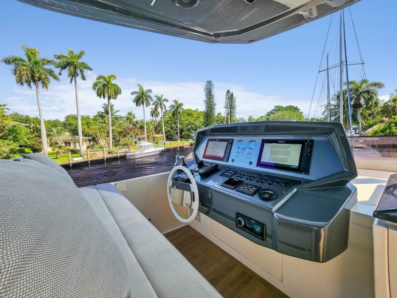 2021 Ferretti Yachts 850