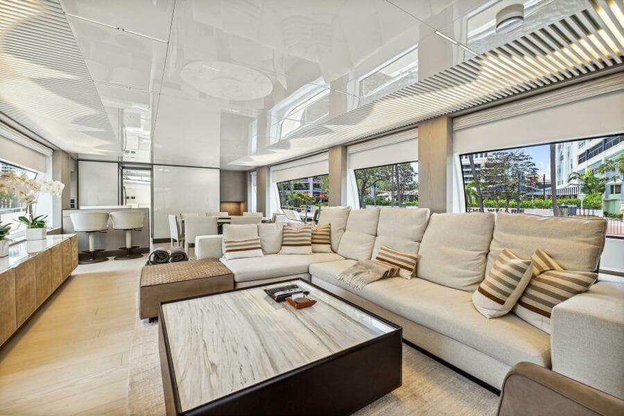 2021 Ferretti Yachts 850