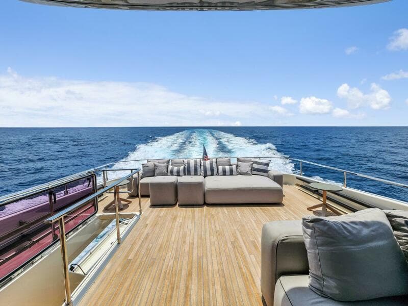 2021 Ferretti Yachts 850