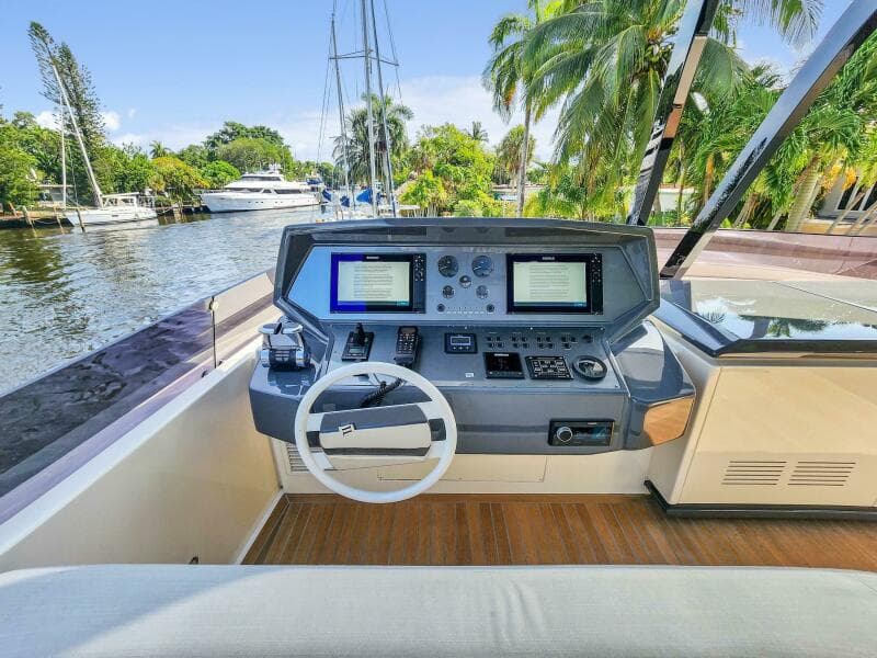 2021 Ferretti Yachts 850