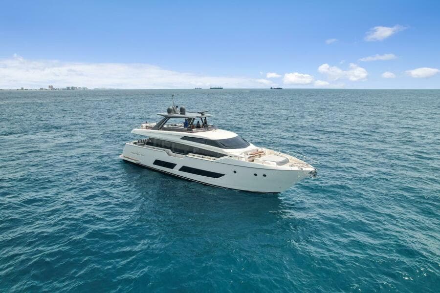 2021 Ferretti Yachts 850