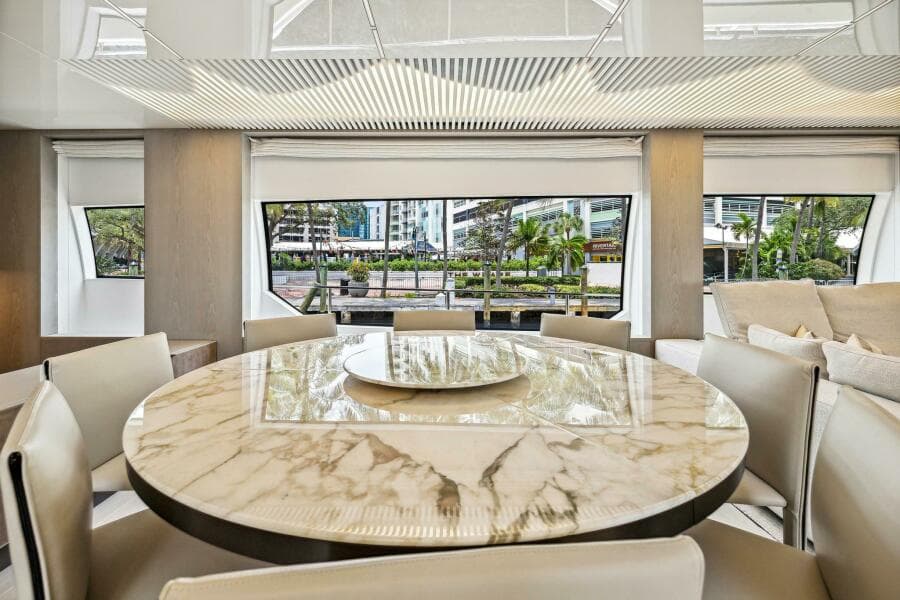 2021 Ferretti Yachts 850
