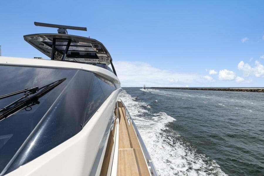 2021 Ferretti Yachts 850