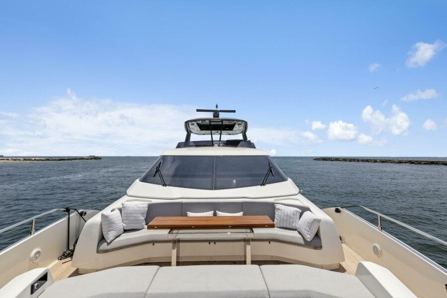 2021 Ferretti Yachts 850