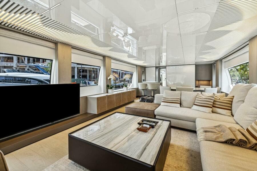 2021 Ferretti Yachts 850