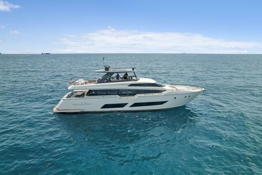 2021 Ferretti Yachts 850