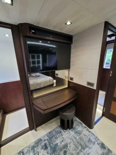 2019 Galeon 640 Fly