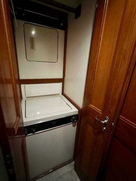 1997 Viking 43 Convertible