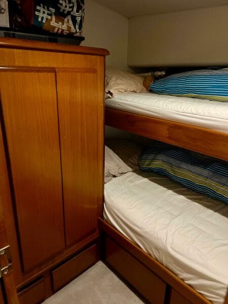 1997 Viking 43 Convertible