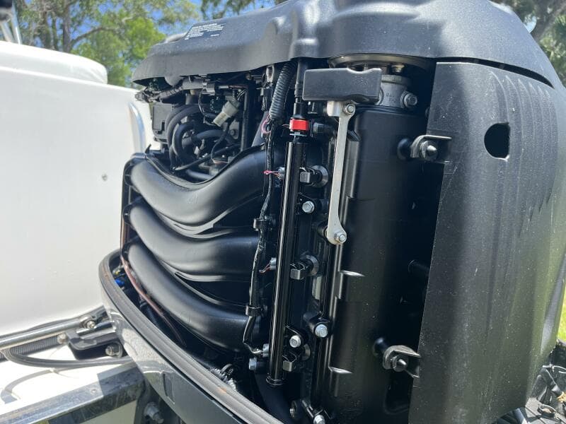 2015 Robalo R305 Walkaround