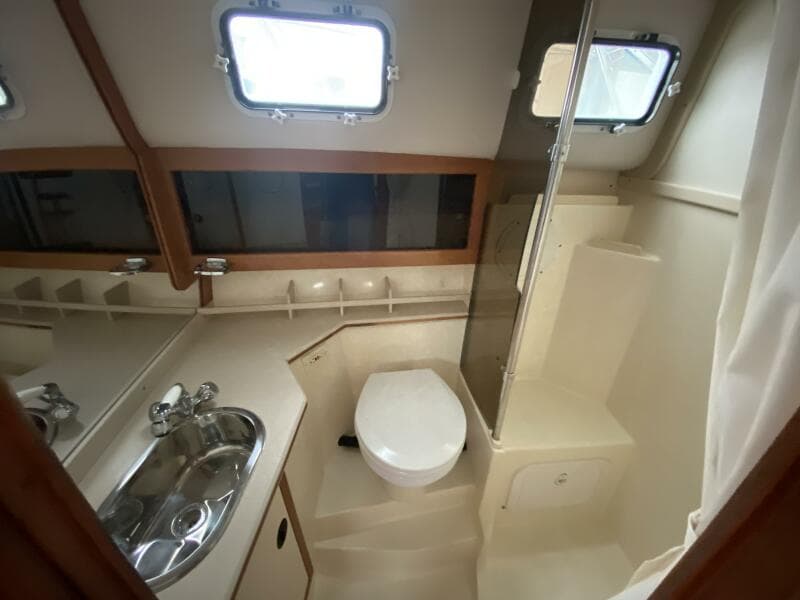 2001 Albin 32 + 2 Command Bridge