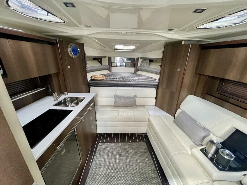 2016 Monterey 335 Sport Yacht