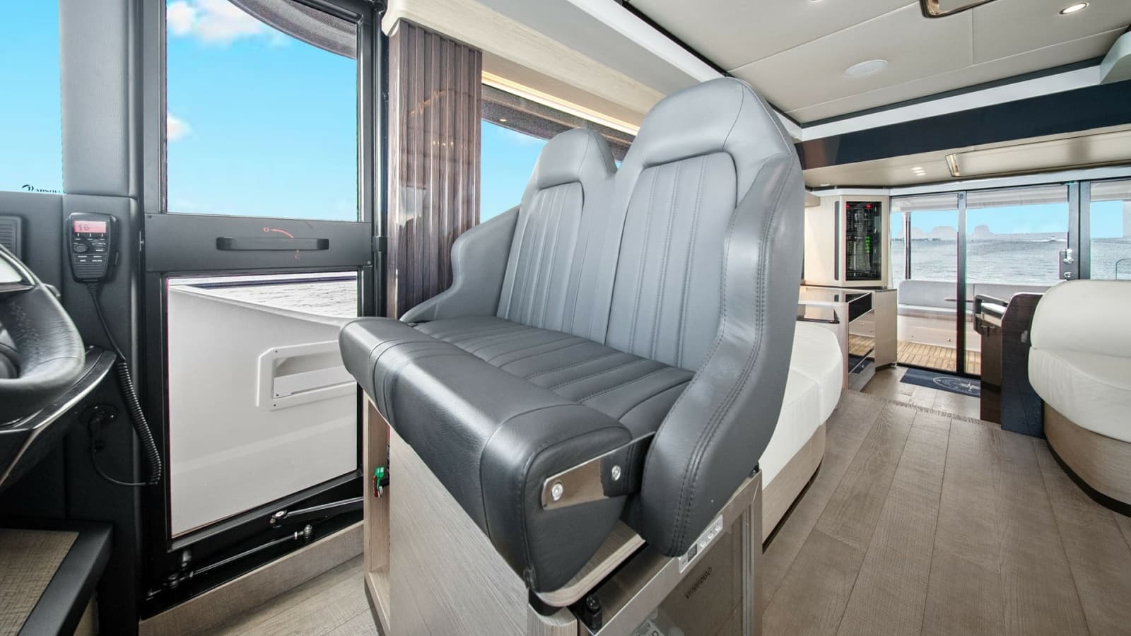 Helm Seating and Cockpit Access