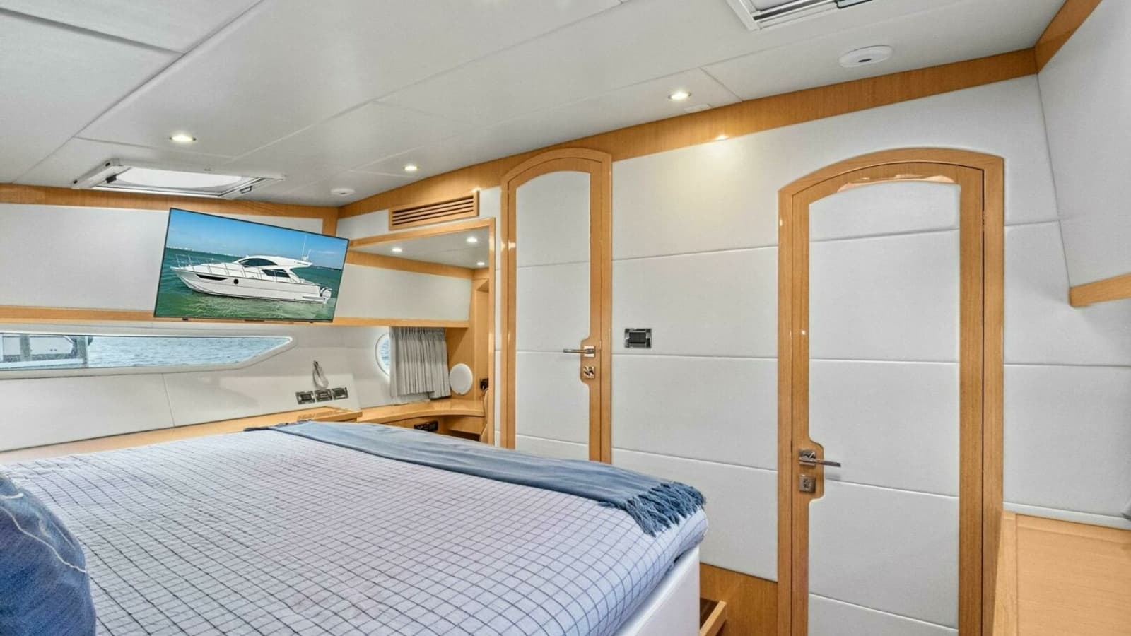 2018 Outboard Express Catamaran 47