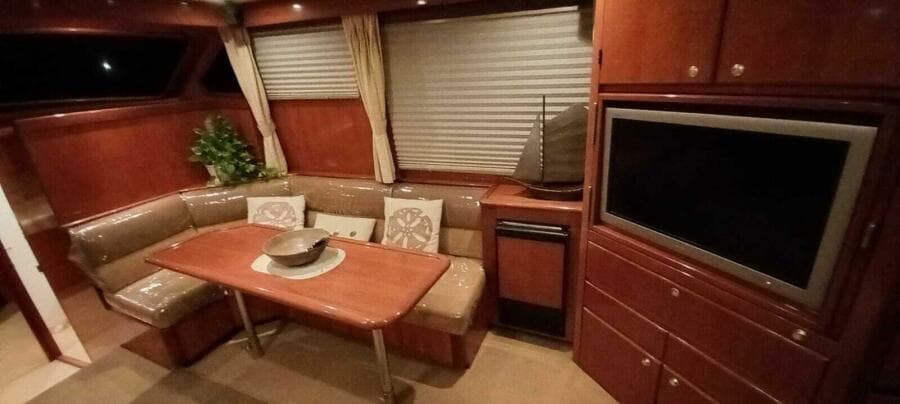 2004 Mikelson 43 Sportfisher