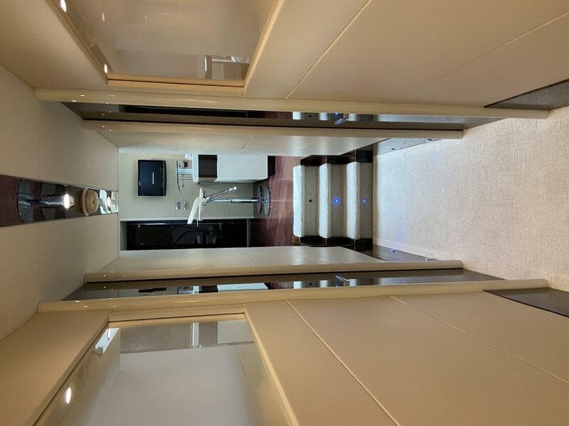 2009 Lazzara Yachts LSX 75