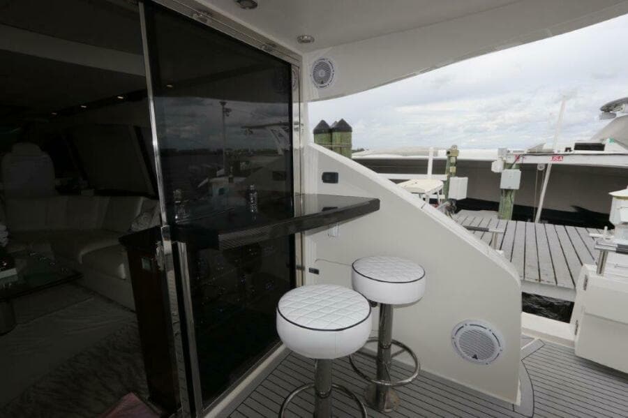 2009 Lazzara Yachts LSX 75