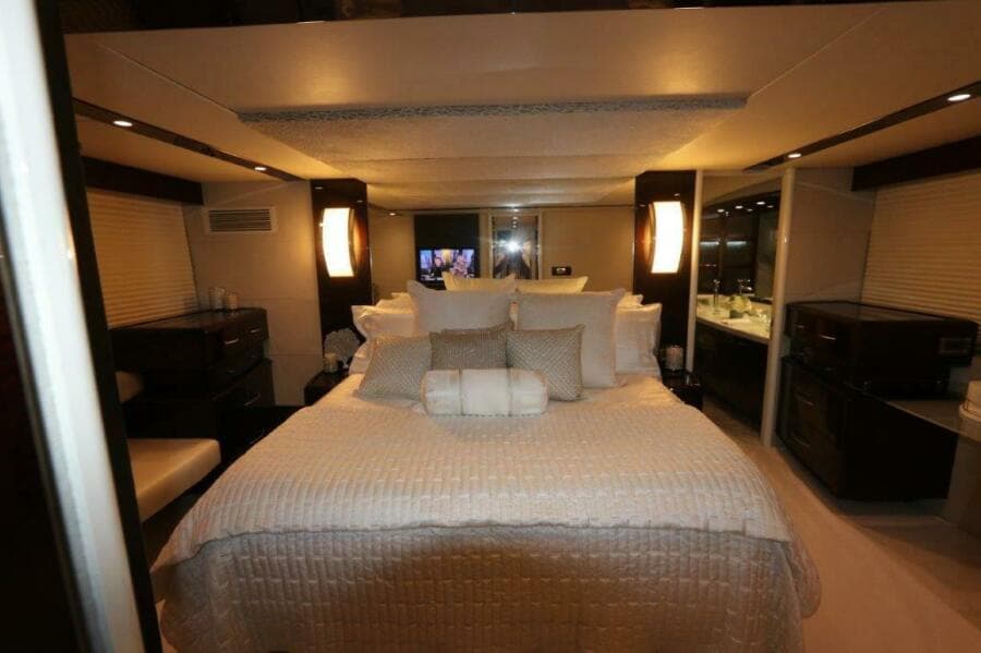 2009 Lazzara Yachts LSX 75
