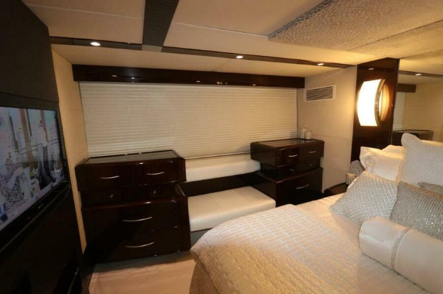 2009 Lazzara Yachts LSX 75