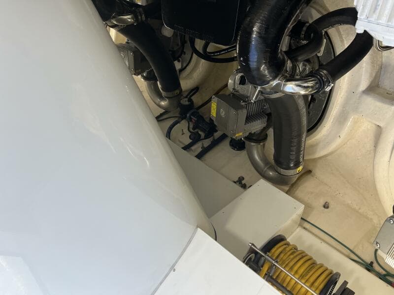 2009 Lazzara Yachts LSX 75