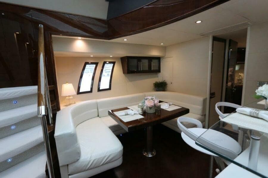 2009 Lazzara Yachts LSX 75