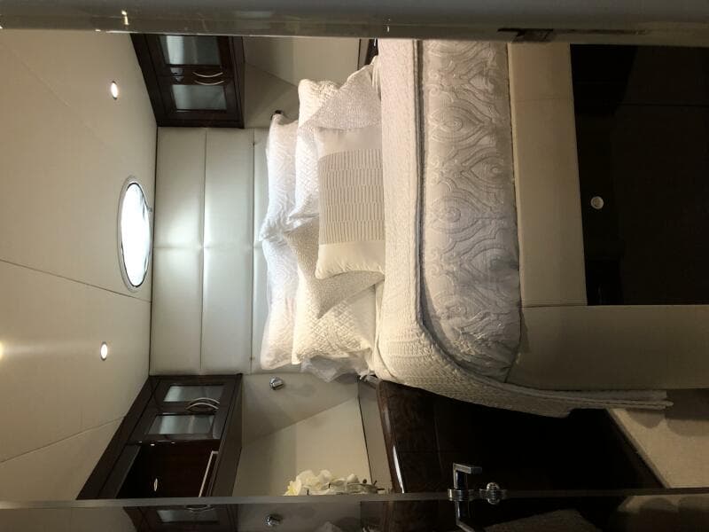 2009 Lazzara Yachts LSX 75