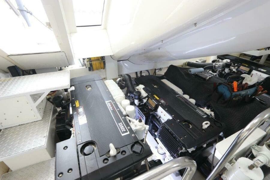 2009 Lazzara Yachts LSX 75