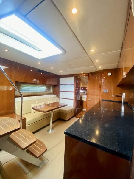 2010 Sea Ray 450 Sundancer