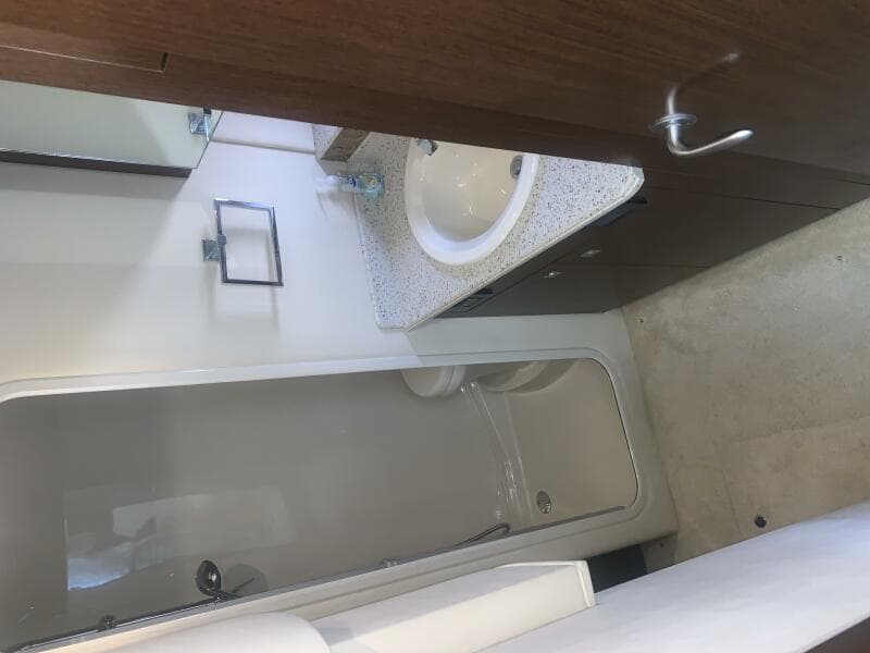 2011 Cruisers Yachts 420 Sports Coupe
