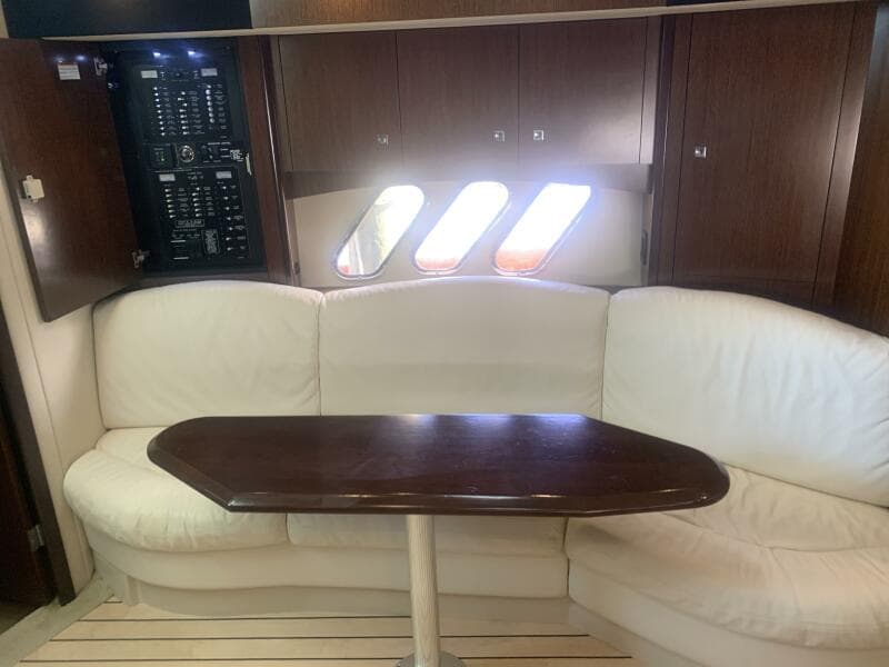 2011 Cruisers Yachts 420 Sports Coupe