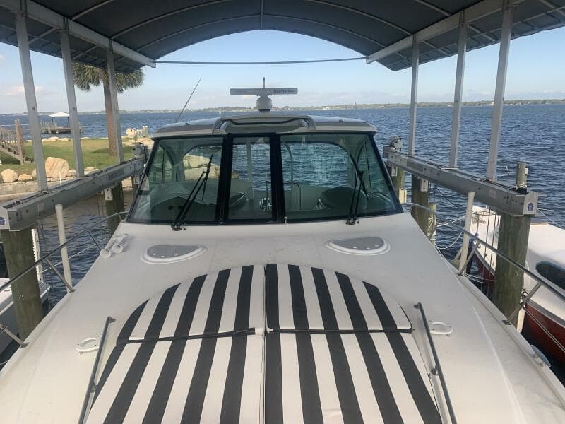 2011 Cruisers Yachts 420 Sports Coupe
