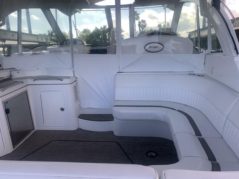 2011 Cruisers Yachts 420 Sports Coupe