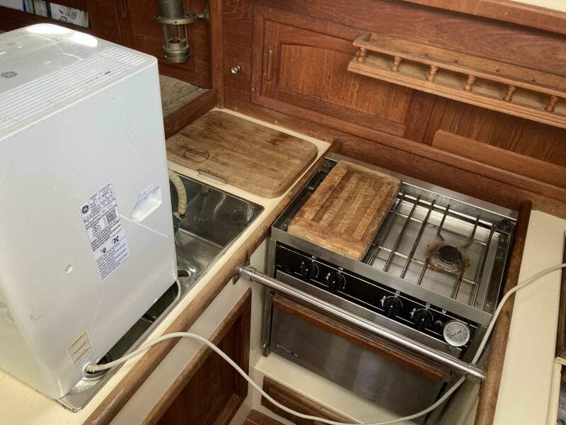 1994 Pacific Seacraft Crealock 37
