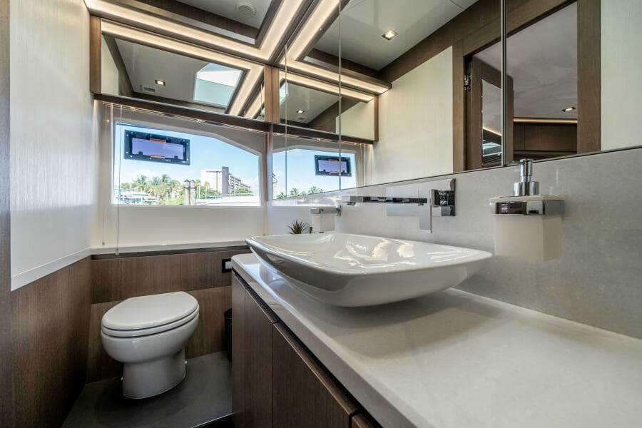 2019 Galeon 640 FLY