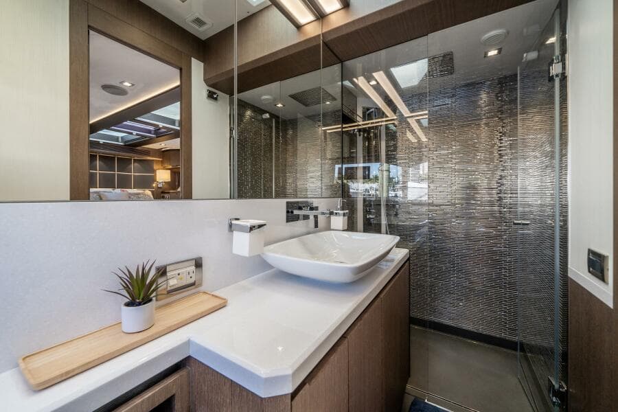 2019 Galeon 640 FLY