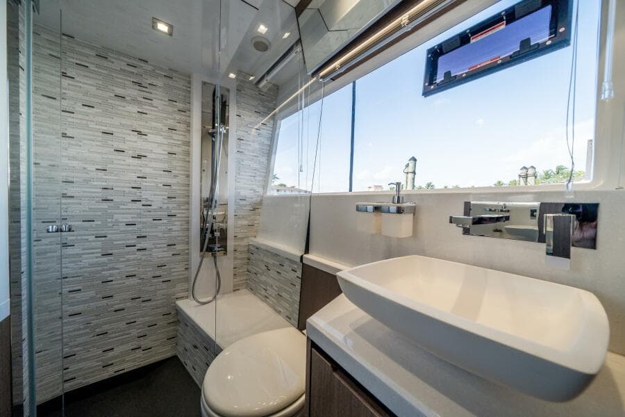 2019 Galeon 640 FLY