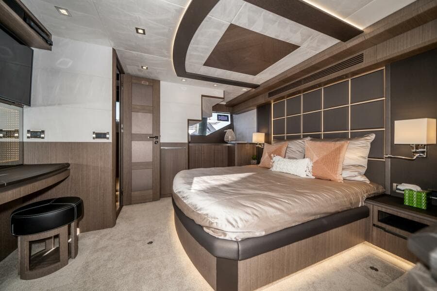 2019 Galeon 640 FLY