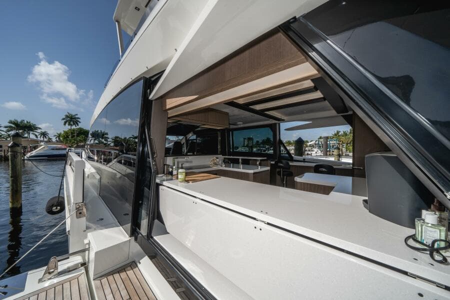 2019 Galeon 640 FLY