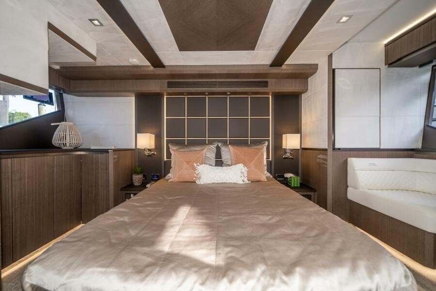 2019 Galeon 640 FLY