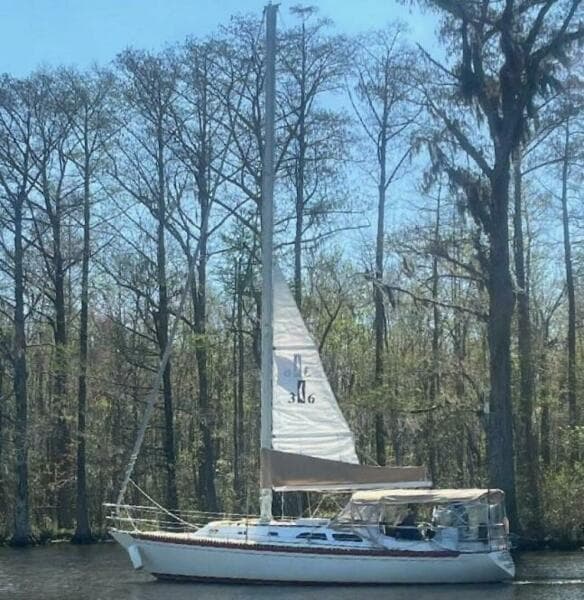 1070 Islander 36