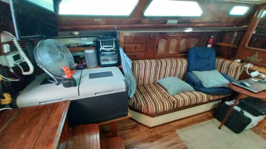 1036 Islander 36