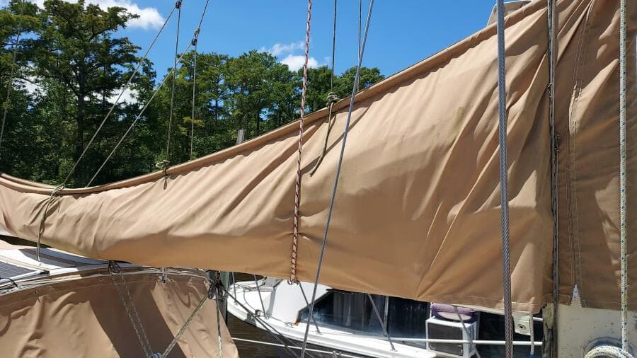 1017 Islander 36