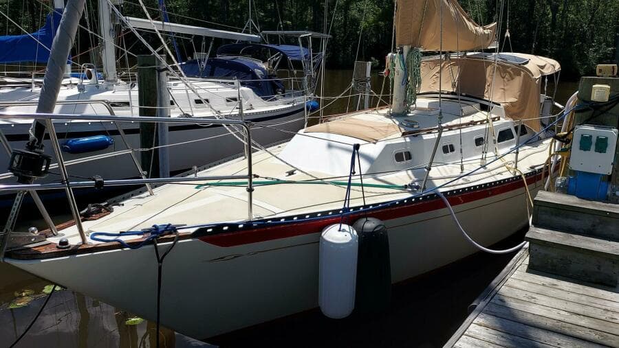 1002 Islander 36