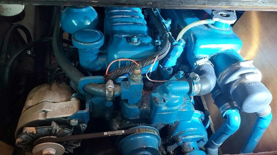 1052 Islander 36