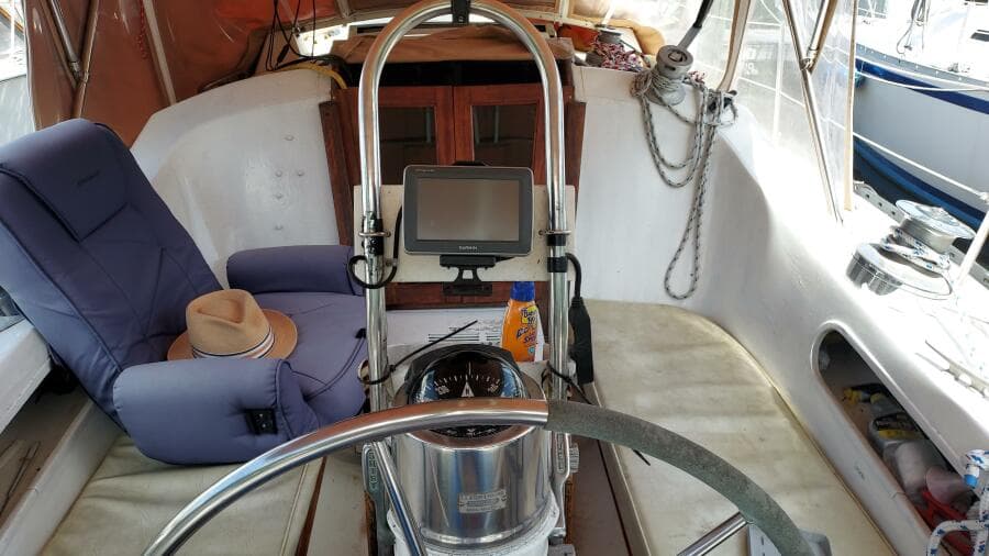 1022 Islander 36