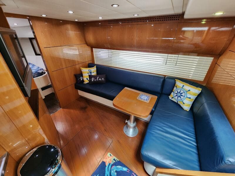 2006 Pershing 