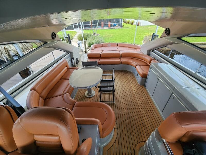 2006 Pershing 