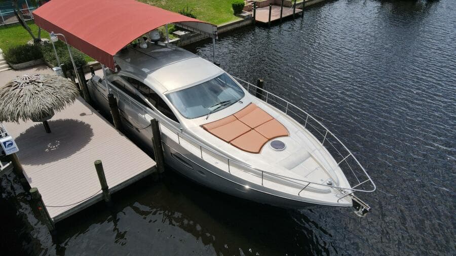 2006 Pershing 